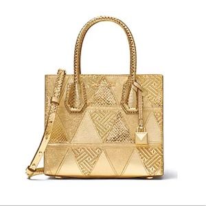 Michael Kors Triangle Medium Messenger Bag